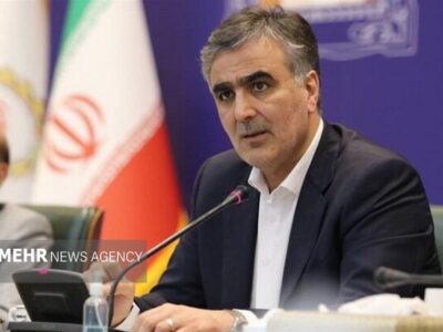 فرزین: شرکتهای زیرمجموعه بانکها اقساطی فروخته میشوند