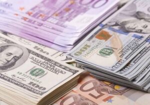 کاهش تدریجی نرخ ارز در بازار تجاری